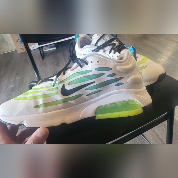 MENS NIKE AIR MAX EXOSENSE SE CV3016 100 SIZE 9 man's - Picture 4 of 10